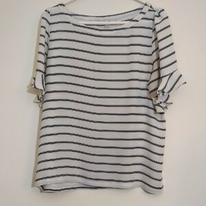 Loft NWOT Women's White Shirt/Black Strips Short Ruffle Sleeve Size M